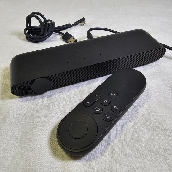 Facebook Meta Portal TV Big Screen Smart Video Group Calling LW94NS - Picture 2 of 6